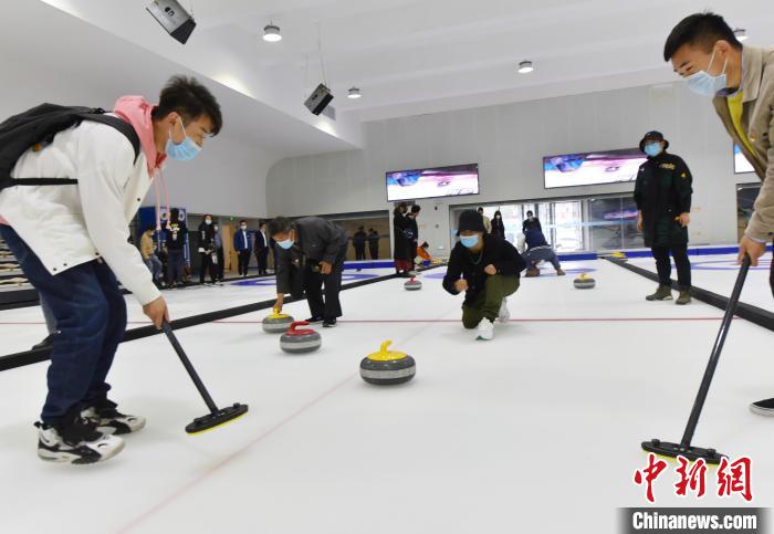 冬季冰雪娱乐成青海元旦假期居民消费新热潮