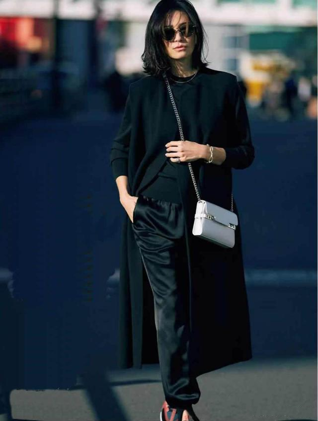 把黑色穿好才叫高级，经典时尚永不过时，实用搭配让你时尚感爆表