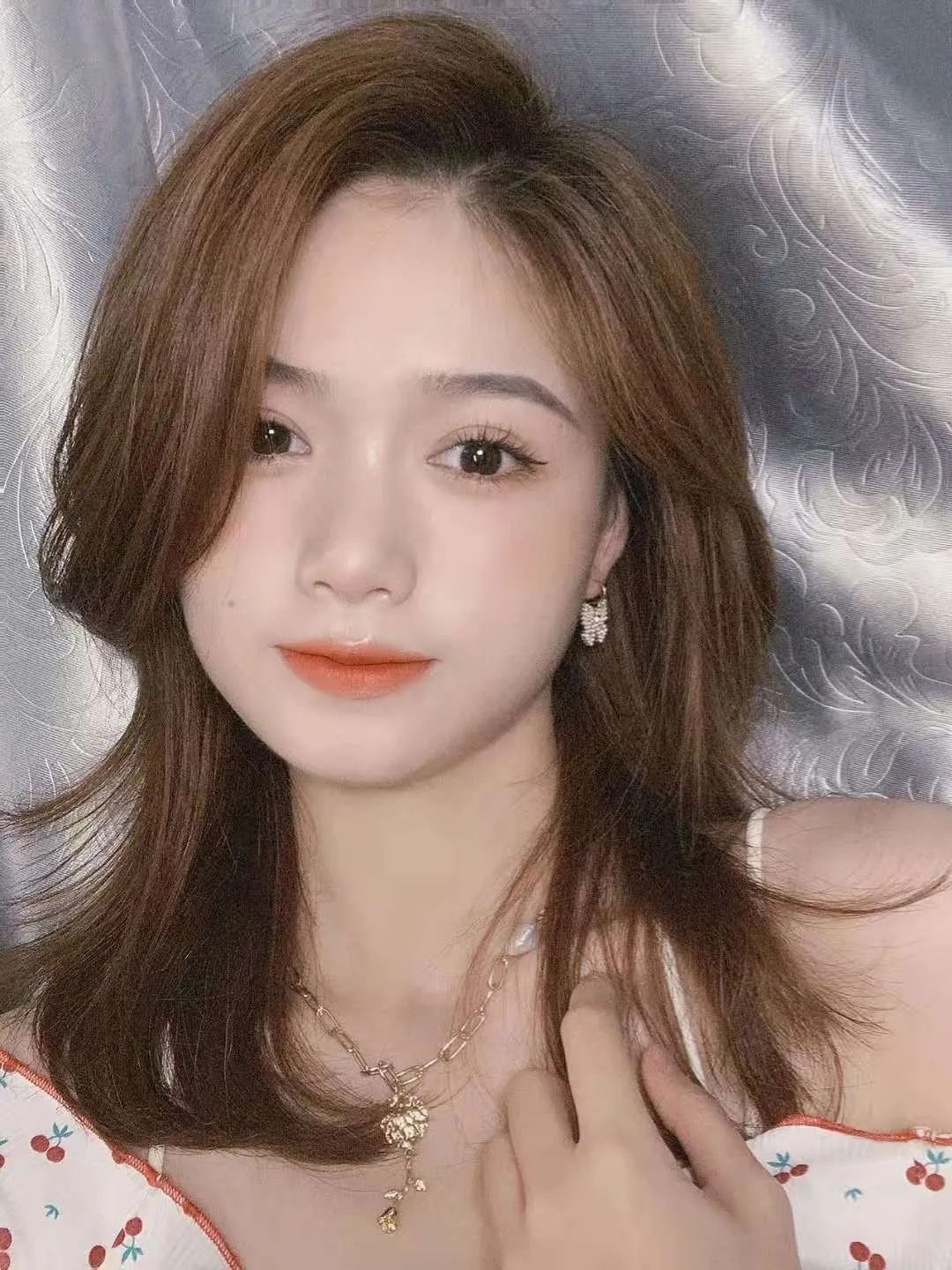 谁还嫌方圆脸小个子女孩不好看呢?
